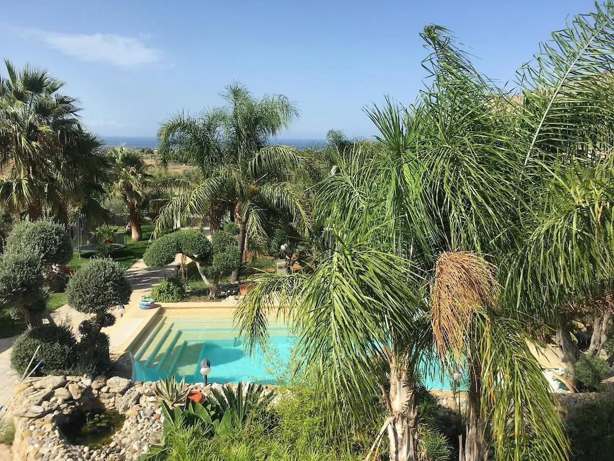 Villa With Private Pool And Wonderful View 카리니
